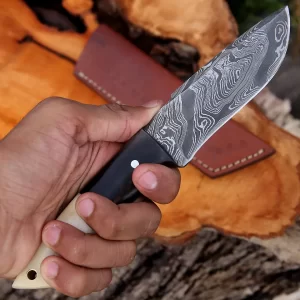 Hand Forged Damascus Steel Hunting Knife
